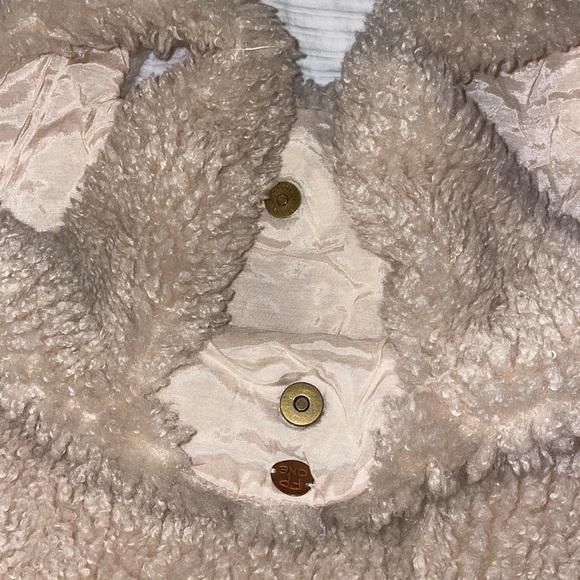 FREE PEOPLE cream/blush Teddy hand bag - Picture 3 of 4